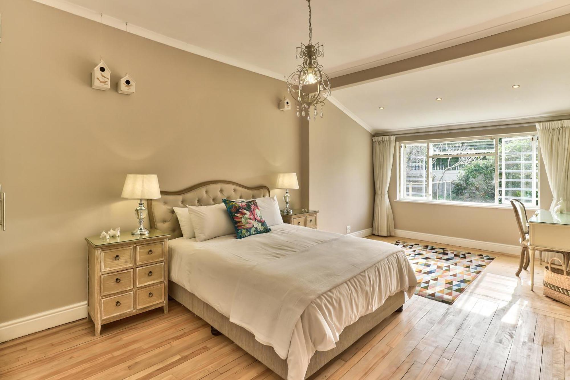 Maple Apartment *
